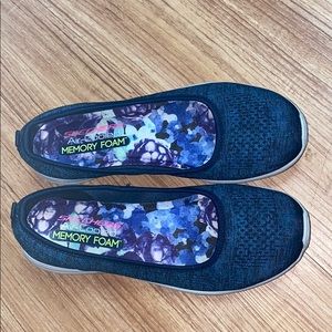 Sketchers memory foam flats EUC